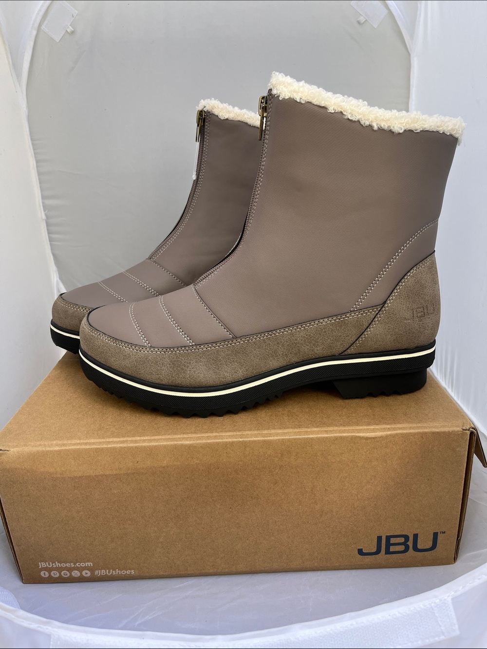 JBU Women's Snowbound Encore Zip Front Cold-Weather Boots - Size 10 NIB